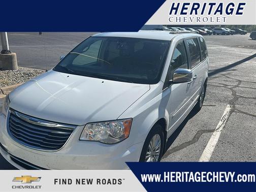 Bright White Clearcoat 2015 Chrysler Town & Country Touring-L