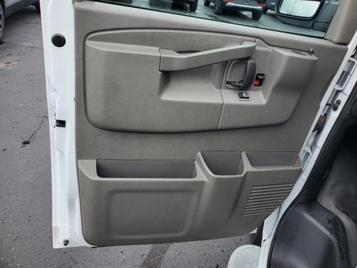 2023 GMC Savana 2500 Work Van