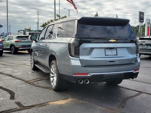 2025 Chevrolet Suburban Premier