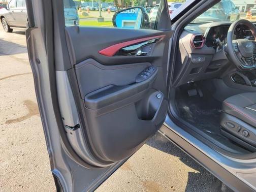 Sterling Gray Metallic 2026 Chevrolet Trailblazer RS