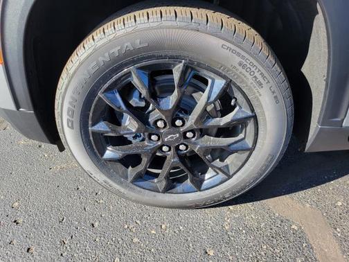Sterling Gray Metallic 2026 Chevrolet Traverse LT