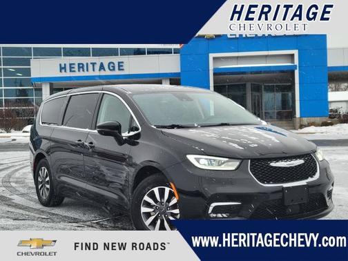2024 Chrysler Pacifica Hybrid Select