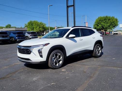 Summit White 2026 Chevrolet Trax LT