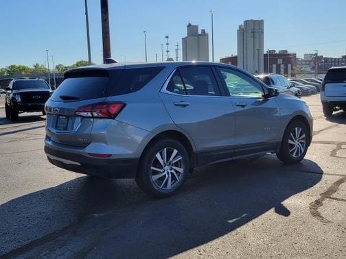 Sterling Gray Metallic 2024 Chevrolet Equinox 1LT