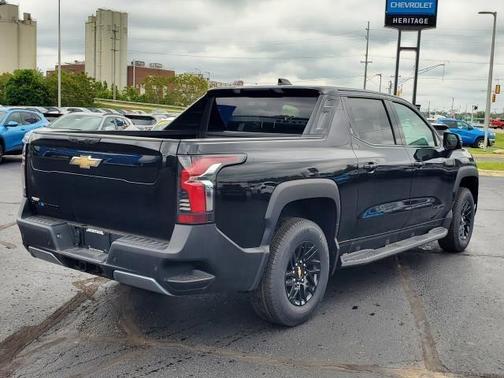 2025 Chevrolet Silverado EV LT