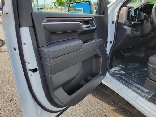 Summit White 2026 Chevrolet Silverado 1500 LT