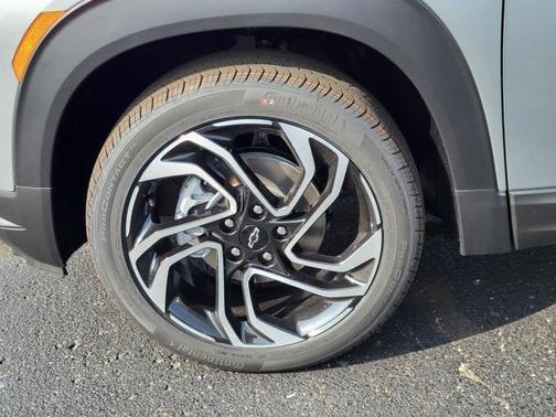 Sterling Gray Metallic 2026 Chevrolet Trailblazer RS