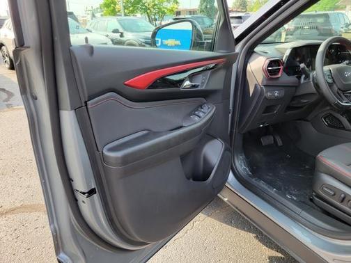 Sterling Gray Metallic 2026 Chevrolet Trailblazer RS