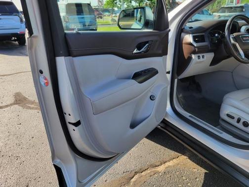 Quicksilver Metallic 2019 GMC Acadia SLT-1
