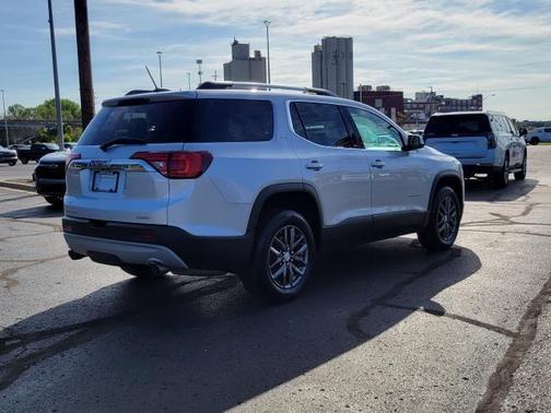 Quicksilver Metallic 2019 GMC Acadia SLT-1