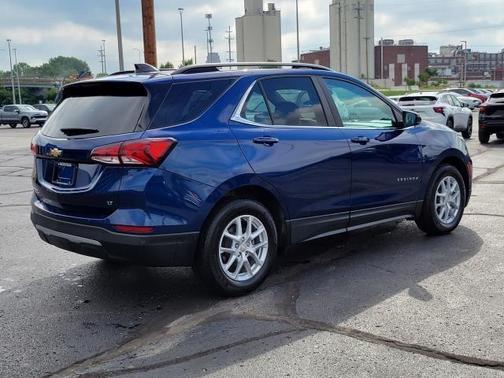 Blue Glow Metallic 2023 Chevrolet Equinox 1LT