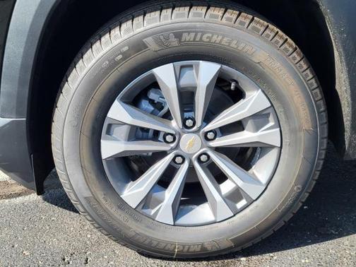 Mosaic Black Metallic 2026 Chevrolet Equinox 1LT