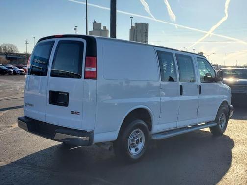 2022 GMC Savana 2500 Work Van