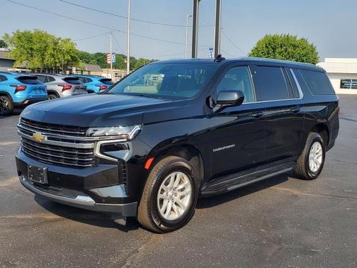 2023 Chevrolet Suburban LT