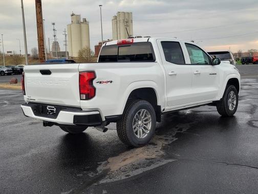 Summit White 2026 Chevrolet Colorado LT