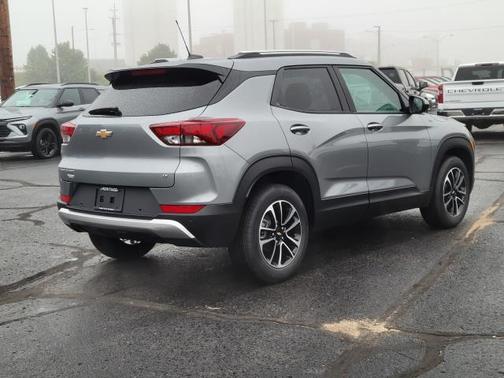 Sterling Gray Metallic 2026 Chevrolet Trailblazer LT