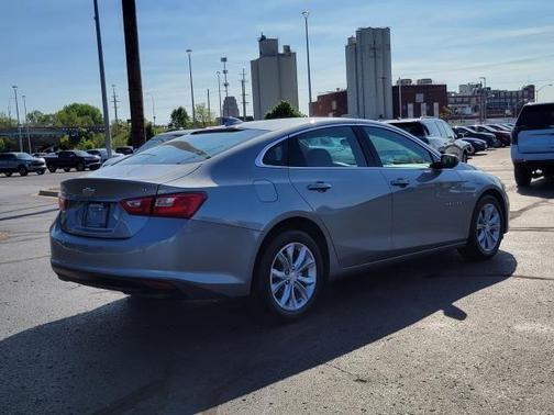 Sterling Gray Metallic 2025 Chevrolet Malibu FWD 1LT