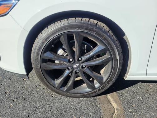 Summit White 2024 Chevrolet Malibu 1LT