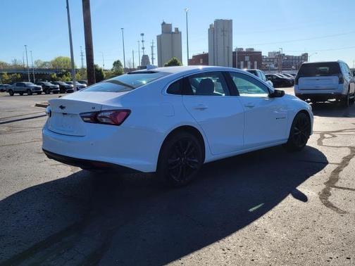 Summit White 2024 Chevrolet Malibu 1LT