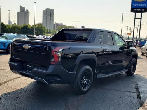 2025 Chevrolet Silverado EV LT