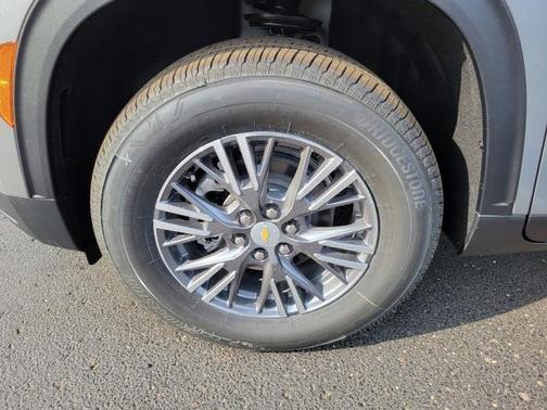 Sterling Gray Metallic 2026 Chevrolet Traverse LT
