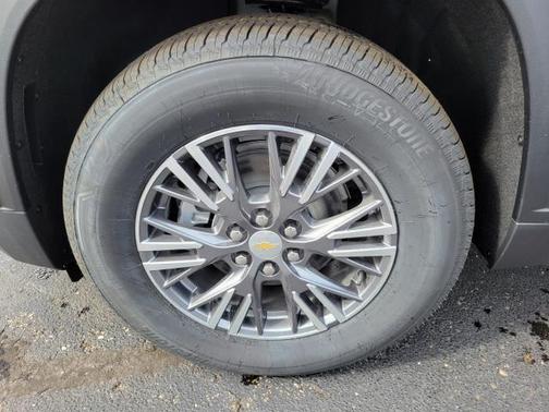 Sterling Gray Metallic 2026 Chevrolet Traverse LT