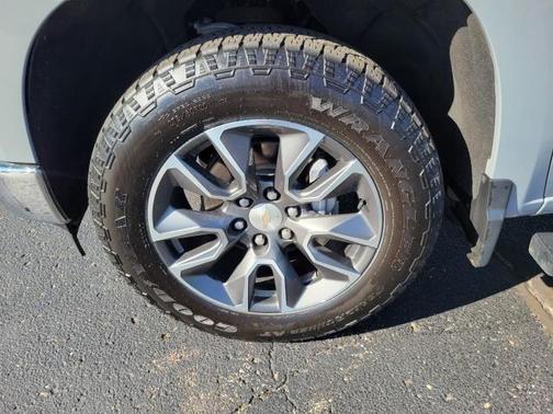 Slate Gray Metallic 2024 Chevrolet Silverado 1500 LT