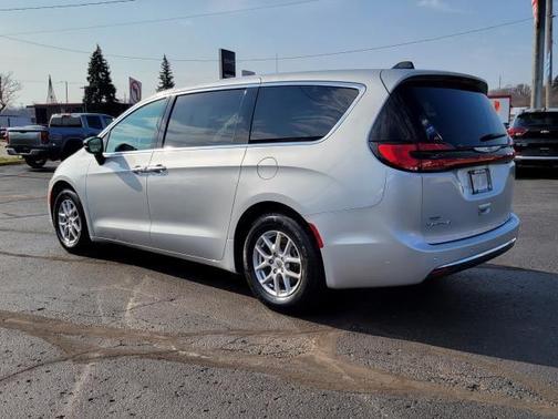 Silver Mist Clearcoat 2024 Chrysler Pacifica Touring L