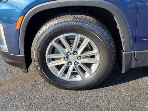 Northsky Blue Metallic 2023 Chevrolet Traverse LT Cloth