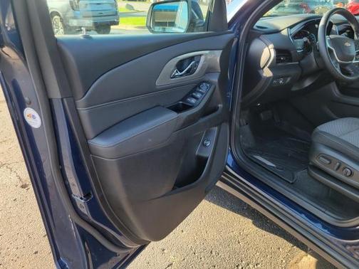 Northsky Blue Metallic 2023 Chevrolet Traverse LT Cloth