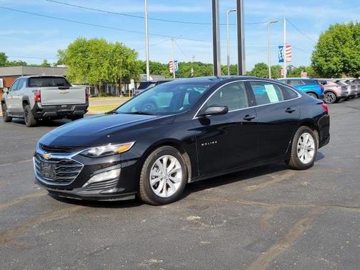 Mosaic Black Metallic 2025 Chevrolet Malibu FWD 1LT