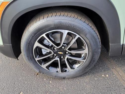 Cacti Green 2026 Chevrolet Trailblazer LT