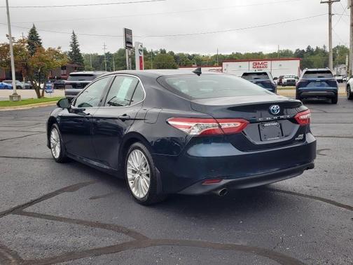 2019 Toyota Camry Hybrid XLE
