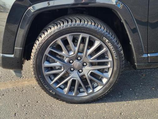 Diamond Black Crystal Pearlcoat 2022 Jeep Compass High Altitude