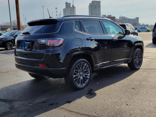 Diamond Black Crystal Pearlcoat 2022 Jeep Compass High Altitude