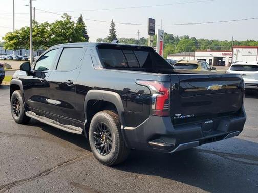 2025 Chevrolet Silverado EV LT