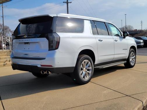 Polar White Tricoat 2026 Chevrolet Suburban Premier