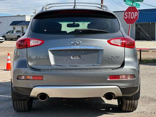 2016 INFINITI QX50 Base