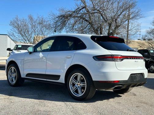 2019 Porsche Macan Sport Utility 4D