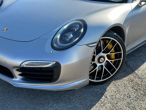 2016 Porsche 911 Turbo S
