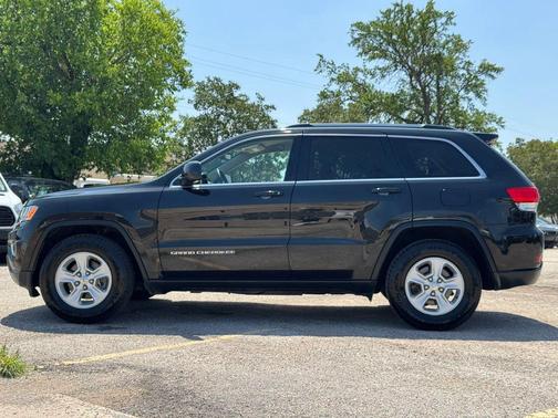 Brilliant Black Crystal Pearlcoat 2015 Jeep Grand Cherokee Laredo