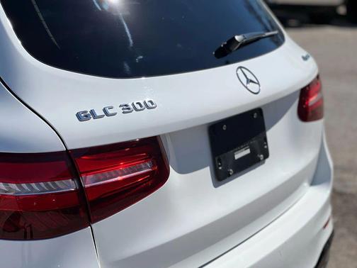 2017 Mercedes-Benz GLC 300 4MATIC