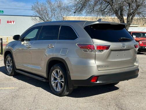 Creme Brulee Mica 2015 Toyota Highlander XLE