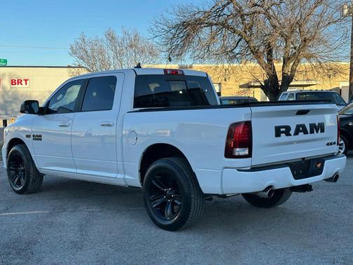 2018 RAM 1500 Night Crew Cab 4x4 5'7' Box