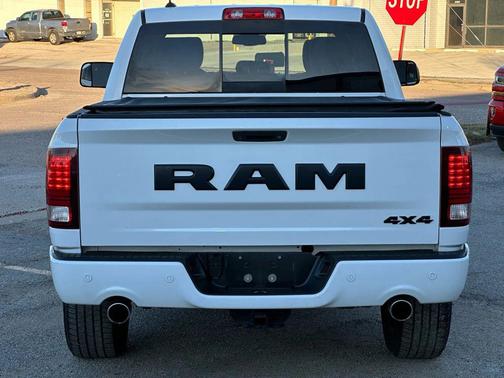 2018 RAM 1500 Night Crew Cab 4x4 5'7' Box