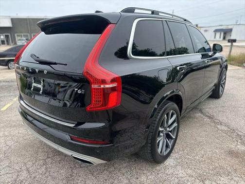 2017 Volvo XC90 T6 Momentum