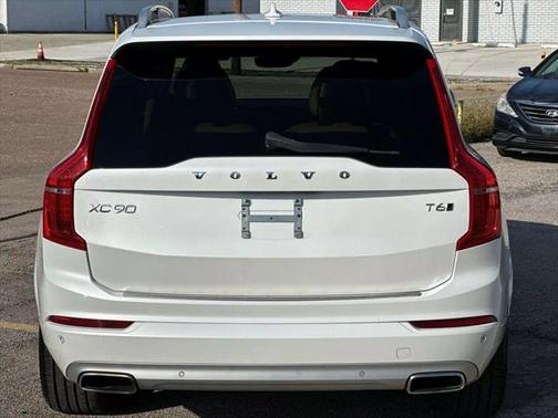 2018 Volvo XC90 T6 Momentum