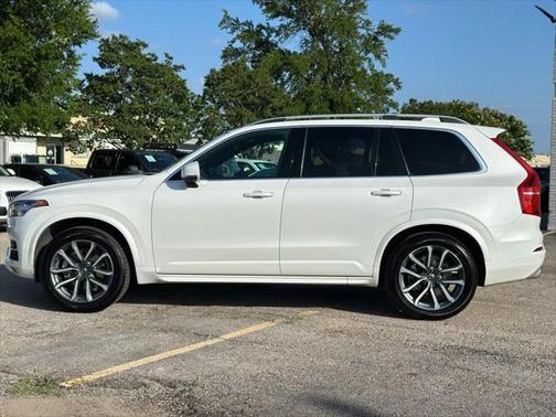 2018 Volvo XC90 T6 Momentum