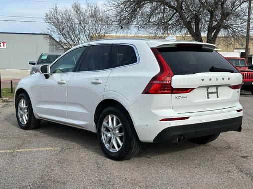 2019 Volvo XC60 T5 Momentum