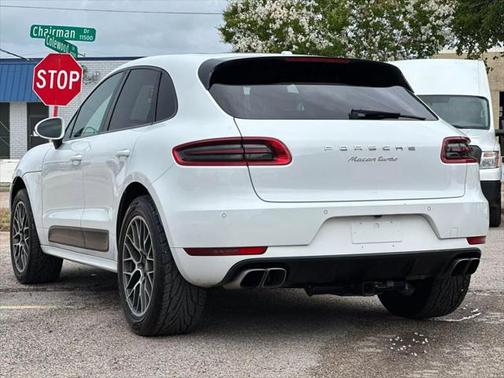 2015 Porsche Macan Turbo